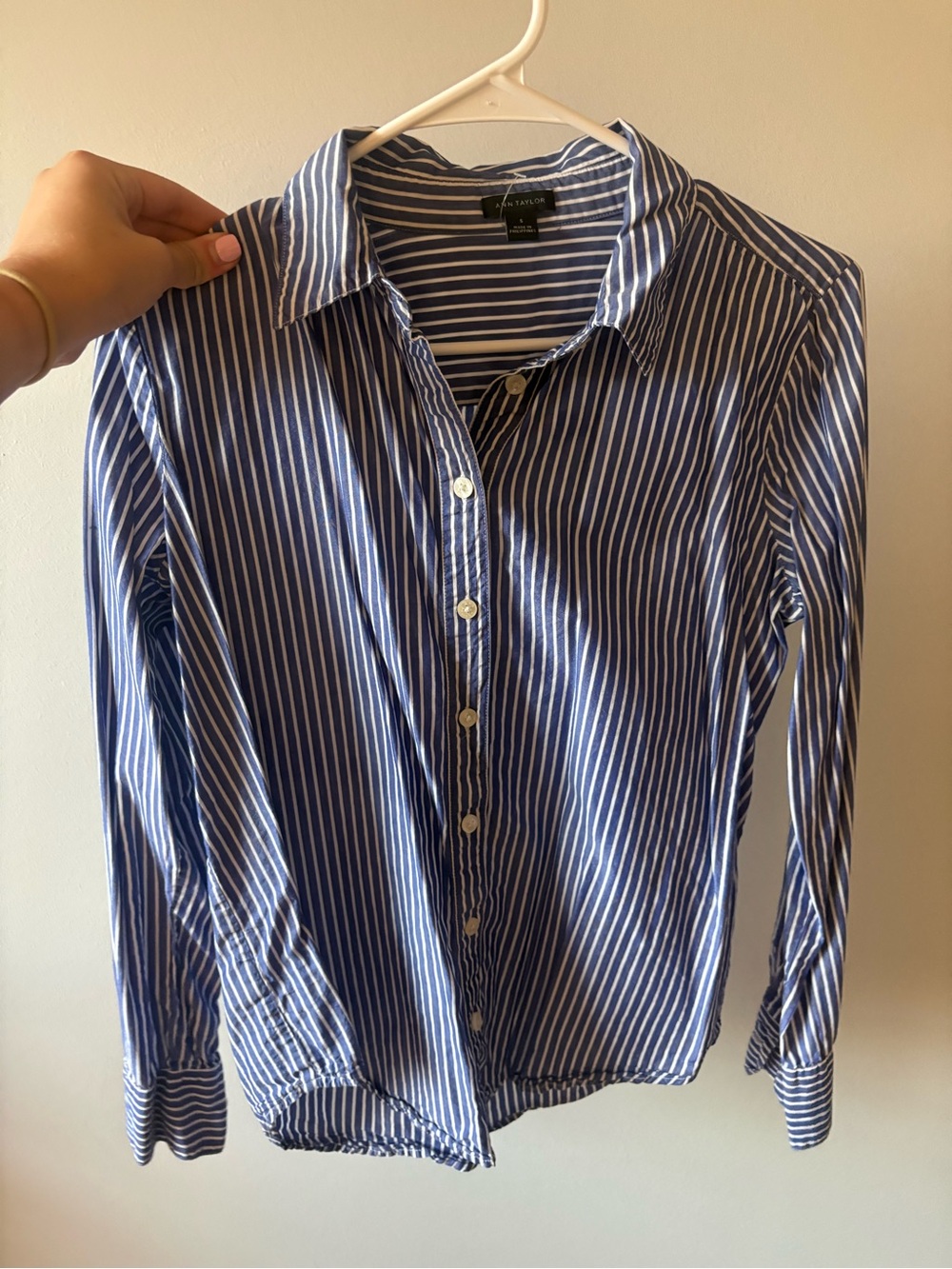 Ann Taylor Women’s Blue & White Striped Button-Down Shirt